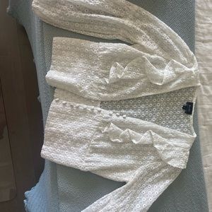 Beautiful Bardot White Top Size S. Could be dressed up or beachy.